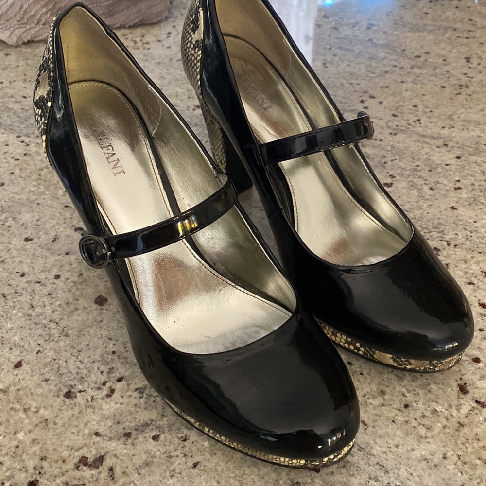 Beautiful heels - Picture 3 of 5